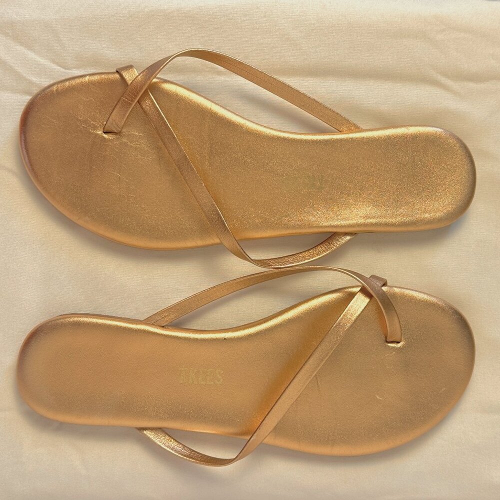 Tkees Womens Riley Metallics Sandal in Beach Pearl Criss-Cross Straps, Size 7